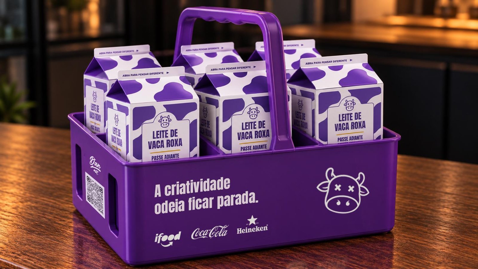 Conceito das caixas roxas que circularão por Brasília